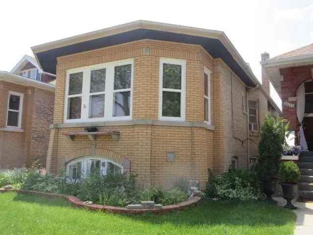 Single-family house For Sale in 3020, North Nagle Avenue, Chicago, Illinois