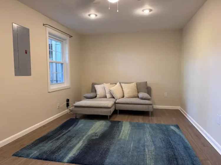 3 Bedroom Townhouse for Rent in Washington Square