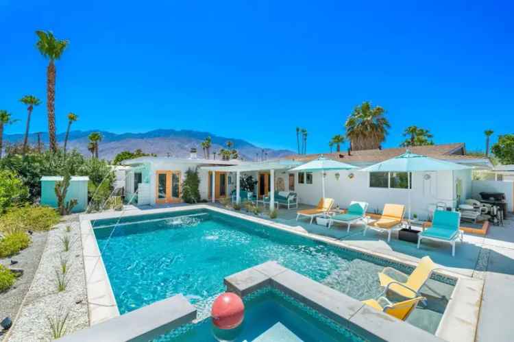 Single-family house For Sale in 3571, East Vivian Circle, Palm Springs, California