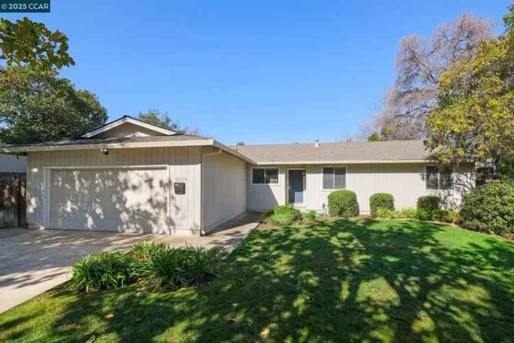 Single-family house For Sale in 2360, La Salle Drive, Walnut Creek, California