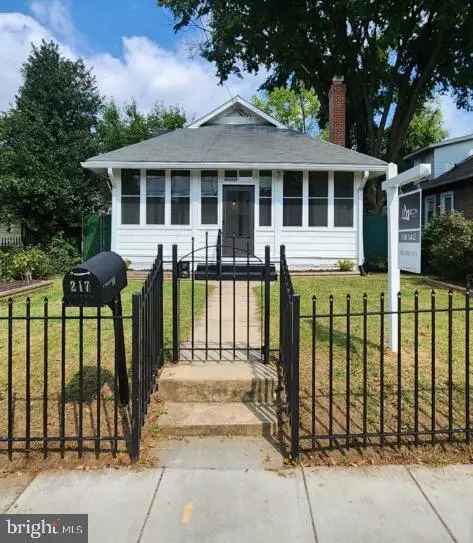 Single-family house For Sale in 217, Peabody Street Northwest, Washington, District of Columbia