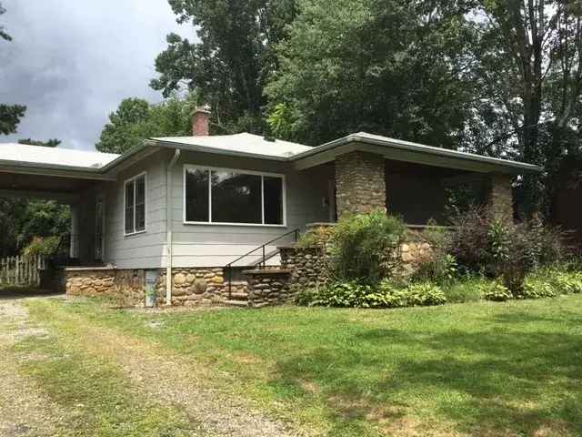 Black Mountain Cottage Rental 2 Bed 1.5 Bath