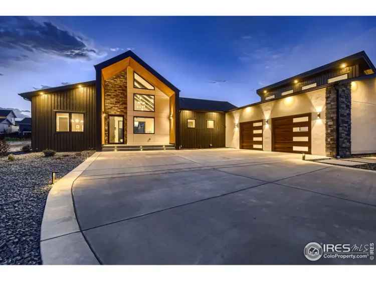 Single-family house For Sale in Windsor, Colorado