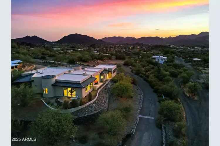 Single-family house For Sale in 37956, North School House Road, Cave Creek, Arizona