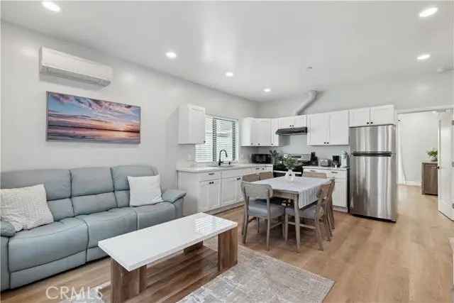 Condo For Sale in 432, Hamilton Street, Costa Mesa, California