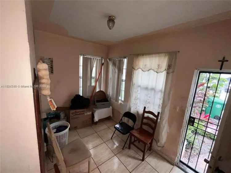 Single-family house For Sale in 6815, Northwest 6th Court, Miami, Florida