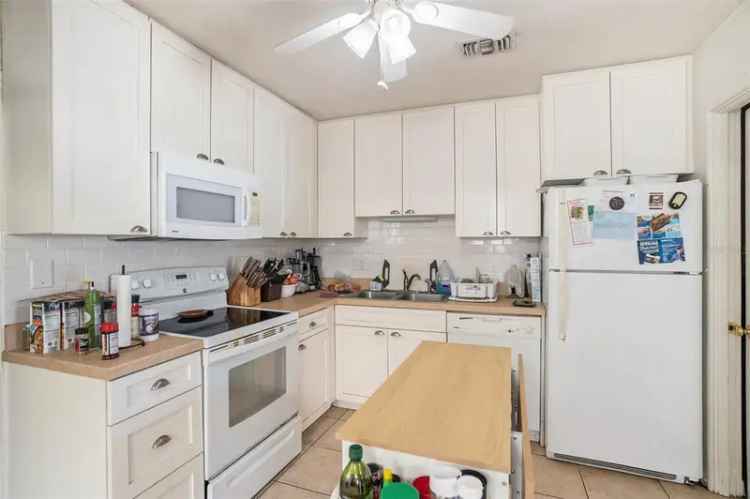 Single-family house For Sale in 8153, 22nd Avenue North, Saint Petersburg, Florida