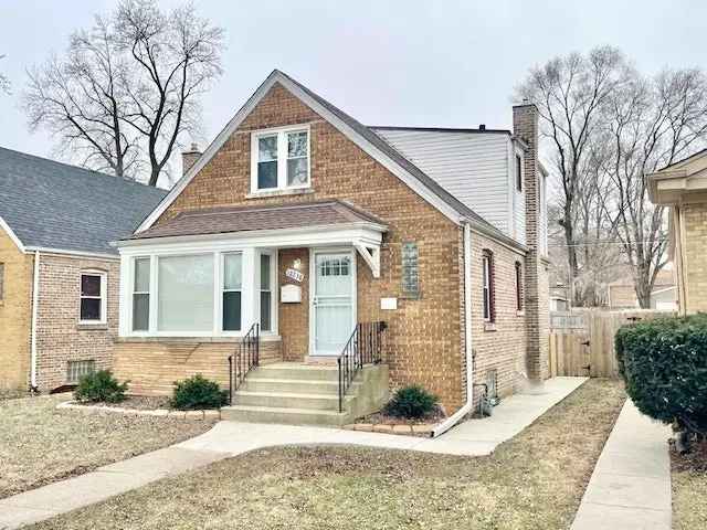 Single-family house For Sale in 12238, South La Salle Street, Chicago, Illinois