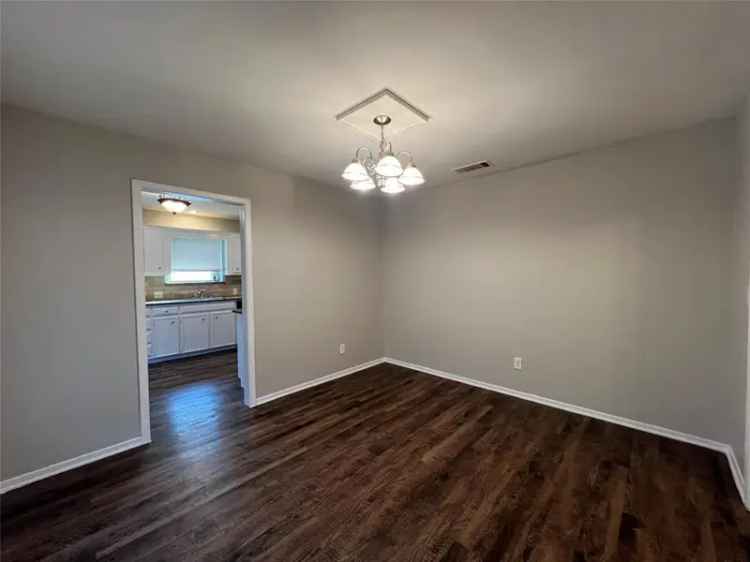 Single-family house For Rent in 914, Pebblebrook Drive, Lewisville, Texas