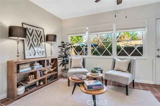 Single-family house For Sale in 21227, Celes Street, Los Angeles, California