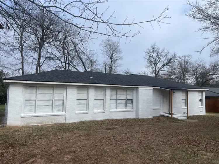 Single-family house For Sale in 104, Leland Drive, Athens, Texas