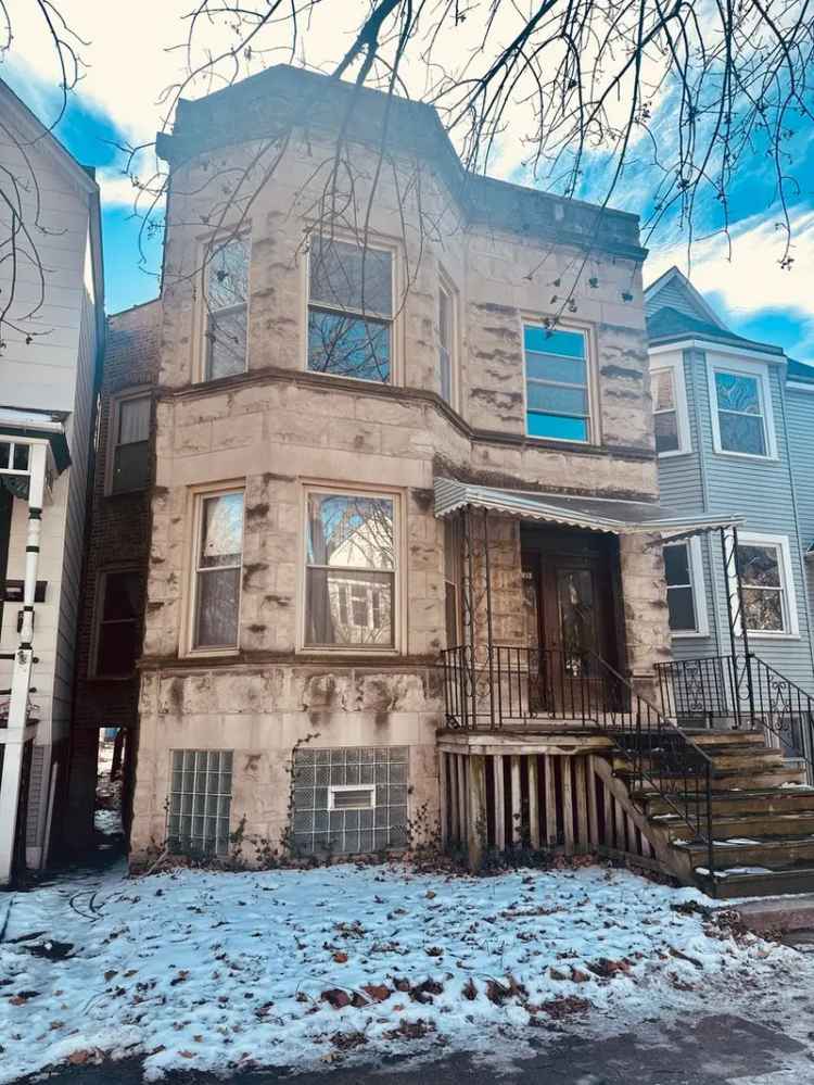 Multi-family house For Sale in 1917, West Cuyler Avenue, Chicago, Illinois