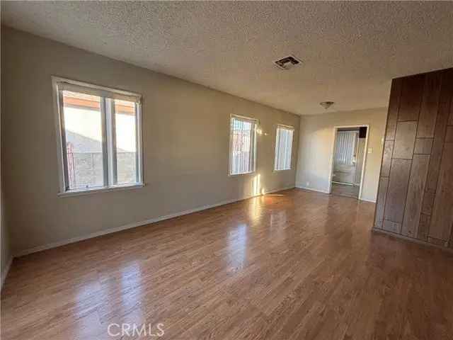 Single-family house For Sale in 7518, Kraft Avenue, Los Angeles, California