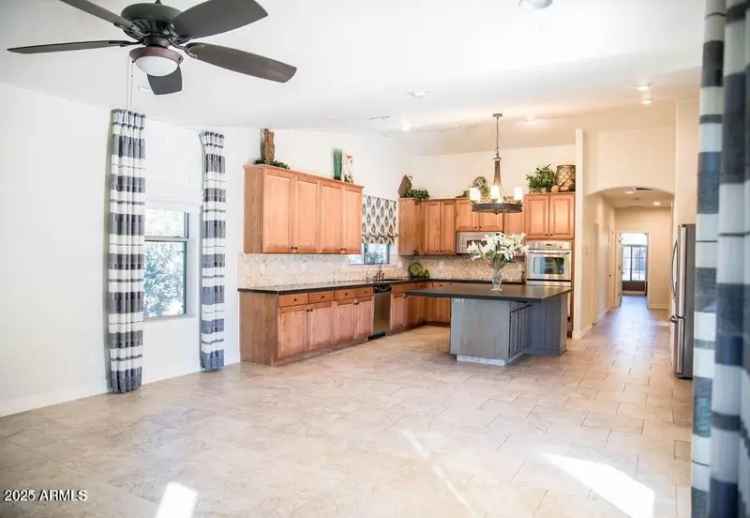 Single-family house For Sale in 21503, East Saddle Court, Queen Creek, Arizona