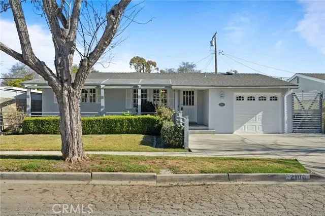 Single-family house For Sale in 2100, Snowden Avenue, Long Beach, California