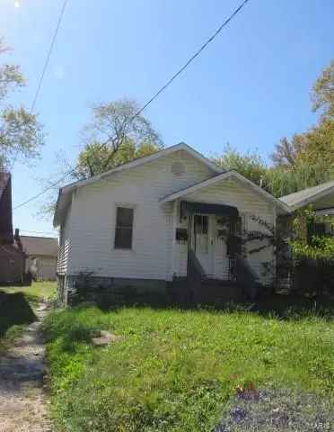 Single-family house For Sale in 2709, Sanford Avenue, Alton, Illinois