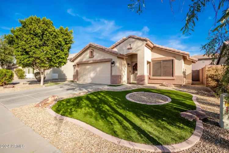 Single-family house For Sale in 2083, South 155th Lane, Goodyear, Arizona