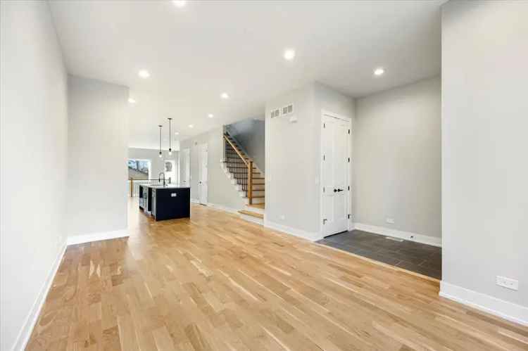 Single-family house For Sale in 3502, South Union Avenue, Chicago, Illinois