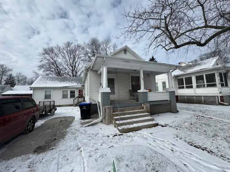 Single-family house For Sale in 1104, North Center Street, Bloomington, Illinois