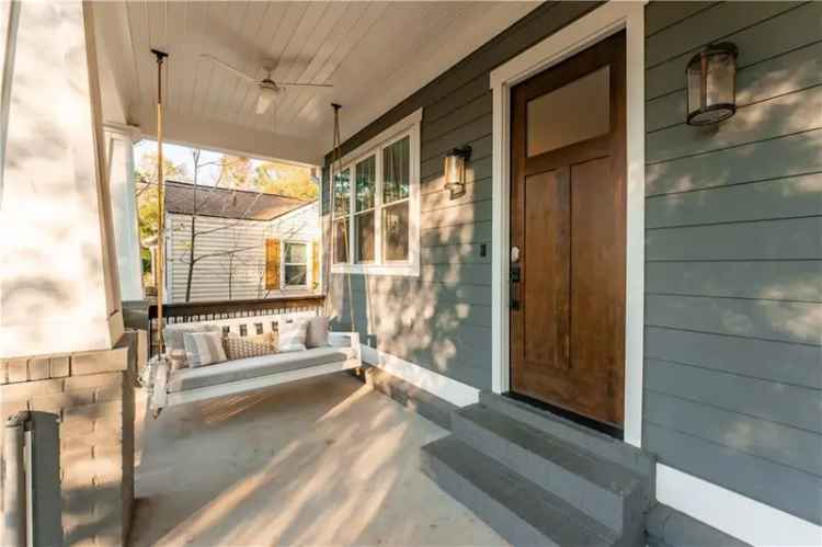 Single-family house For Sale in 130, 2nd Avenue Southeast, Atlanta, Georgia