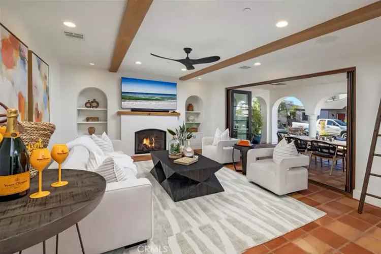 Single-family house For Sale in Long Beach, California