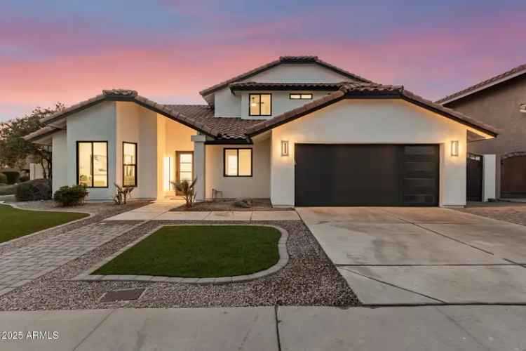 Single-family house For Sale in 16446, North 56th Way, Scottsdale, Arizona