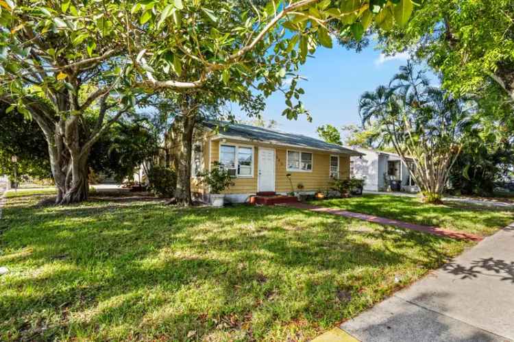 Multi-family house For Sale in 645, 32nd Street, West Palm Beach, Florida