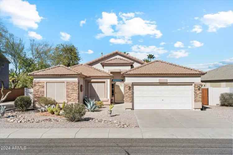 Single-family house For Sale in 1134, East Jahns Drive, Casa Grande, Arizona