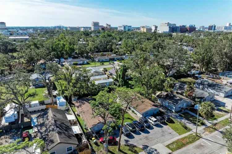 Multi-family house For Sale in 2164, 8th Street, Sarasota, Florida