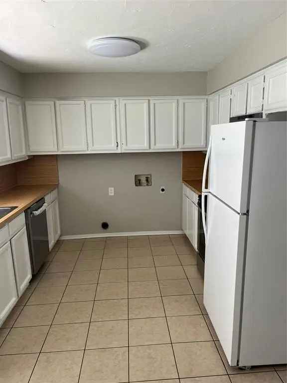 Multi-family house For Rent in 200, Spring Hill Road, Aubrey, Texas