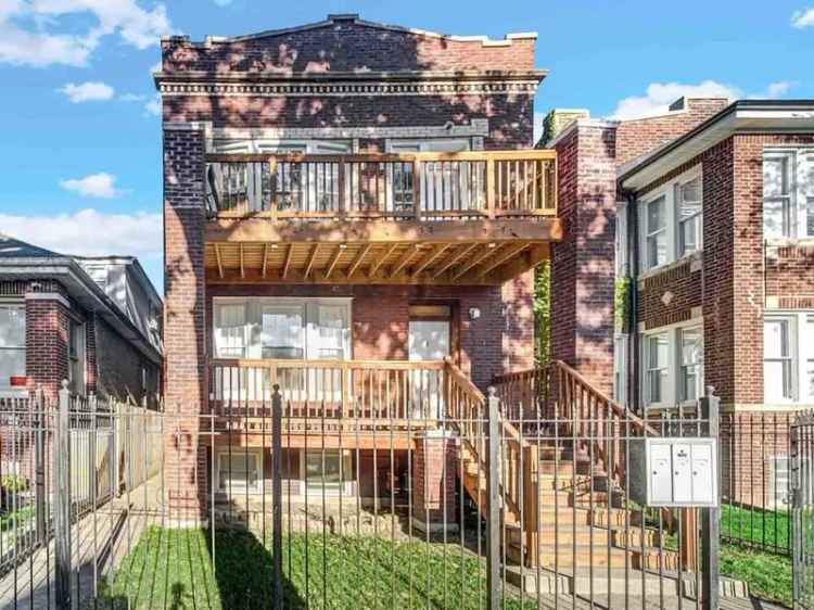 Multi-family house For Sale in 6325, South Campbell Avenue, Chicago, Illinois