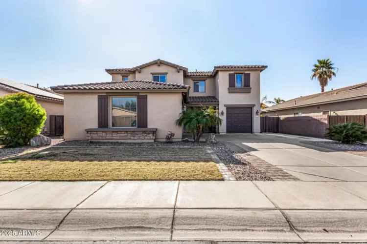 Single-family house For Sale in 581, West Reeves Avenue, San Tan Valley, Arizona