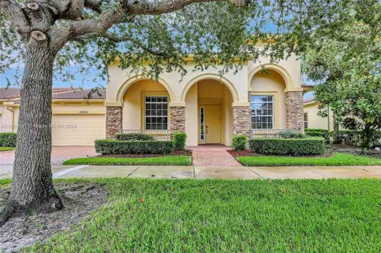 Single-family house For Sale in 10206, Southwest Ambrose Way, Port Saint Lucie, Florida