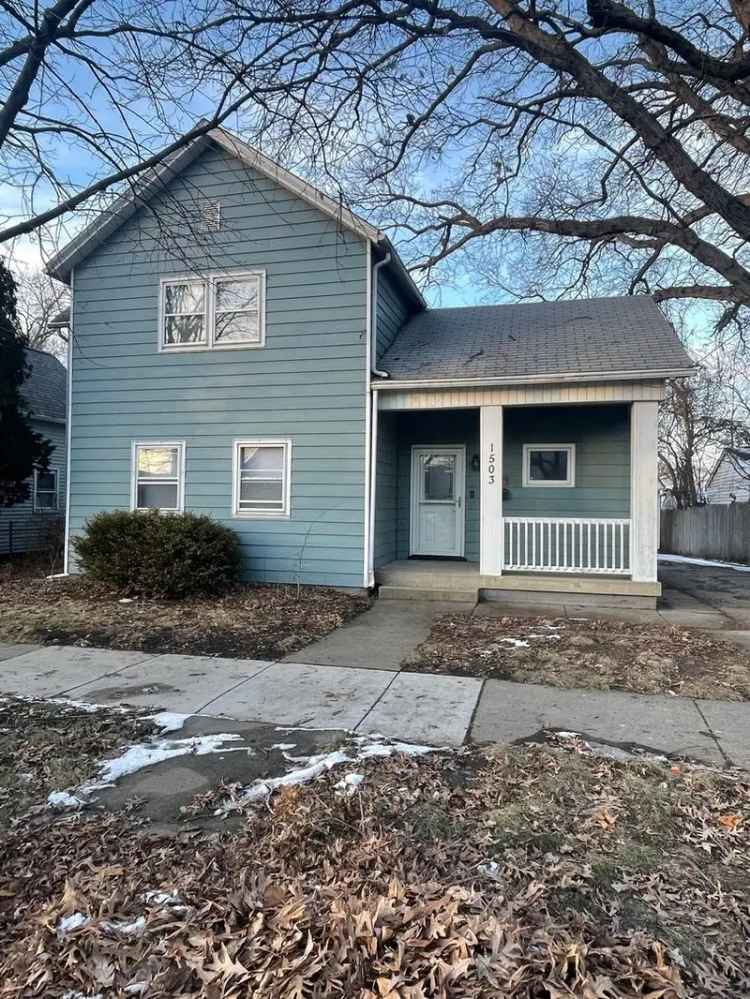 Single-family house For Sale in 1503, West Locust Street, Bloomington, Illinois