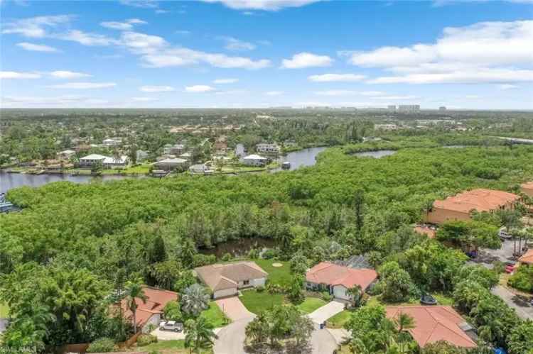 Single-family house For Sale in Bonita Springs, Florida