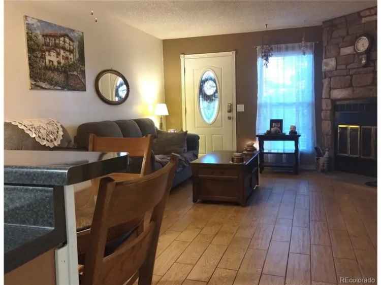 Single-family house For Sale in Littleton, Colorado