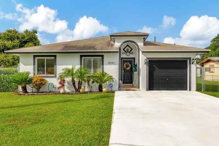 Single-family house For Sale in 10791, Southwest 218th Street, Goulds, Florida