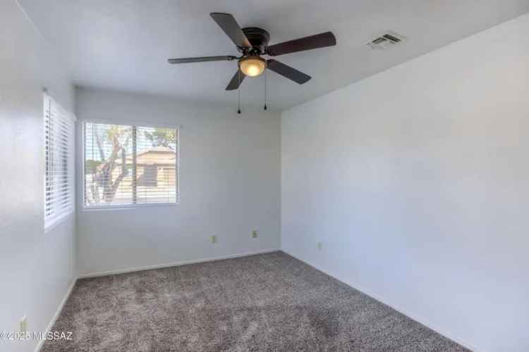 Single-family house For Sale in 2831, West Medallion Drive, Arizona