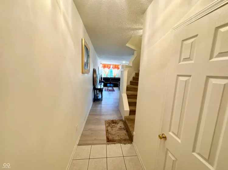 Condo For Sale in 2421, Boyer Lane, Indianapolis, Indiana