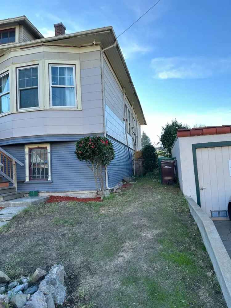 Single-family house For Sale in 6211, Dover Street, Oakland, California