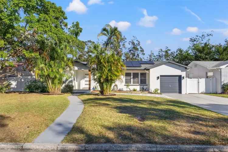 Single-family house For Sale in 3311, Melton Street North, Saint Petersburg, Florida