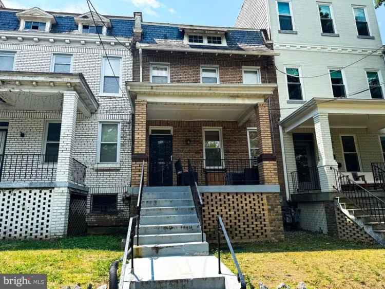 House For Sale in 712, Varnum Street Northwest, Washington, District of Columbia