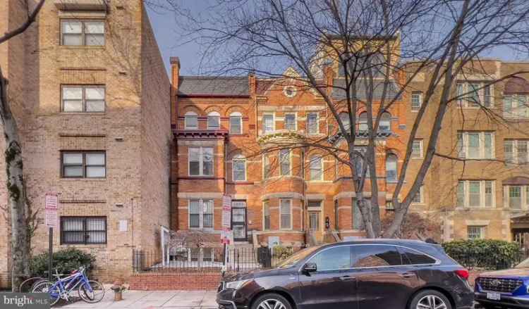 Multi-family house For Sale in 1423, Girard Street Northwest, Washington, District of Columbia