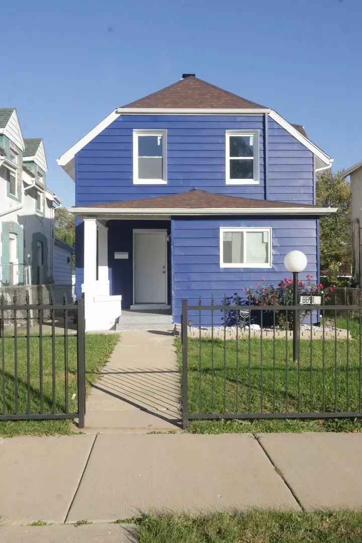 Single-family house For Sale in 8841, South Wabash Avenue, Chicago, Illinois