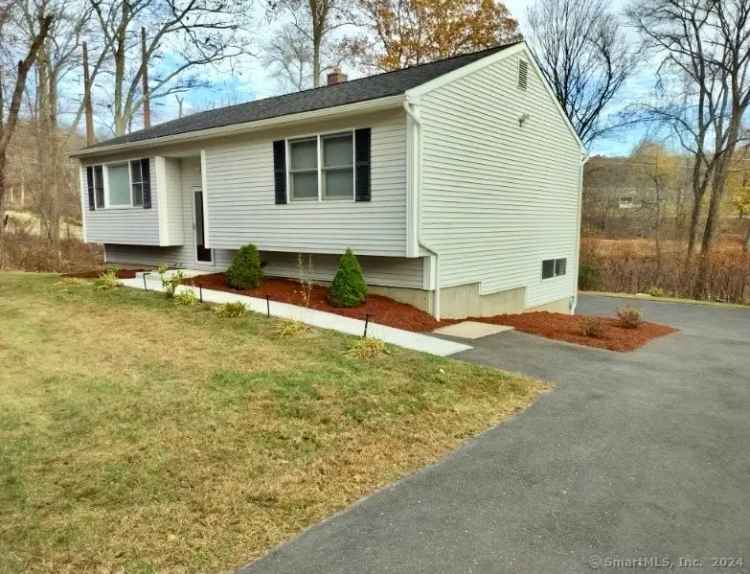 Single-family house For Sale in 436, Farmwood Road, Waterbury, Connecticut