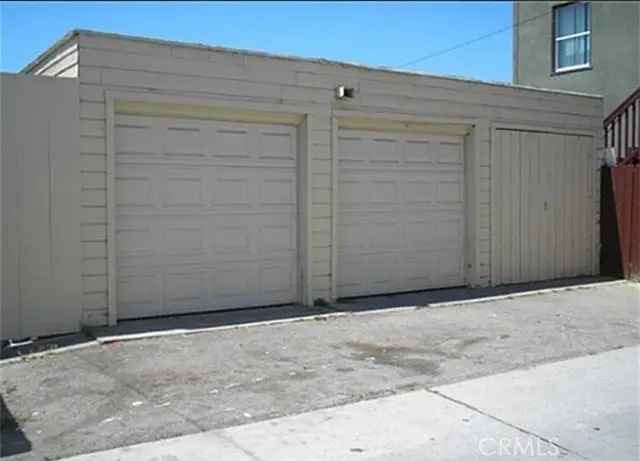 Single-family house For Sale in 1715, East 7th Street, Long Beach, California