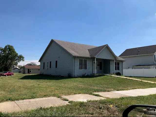 Single-family house For Sale in 1539, Lowe Avenue, Chicago Heights, Illinois