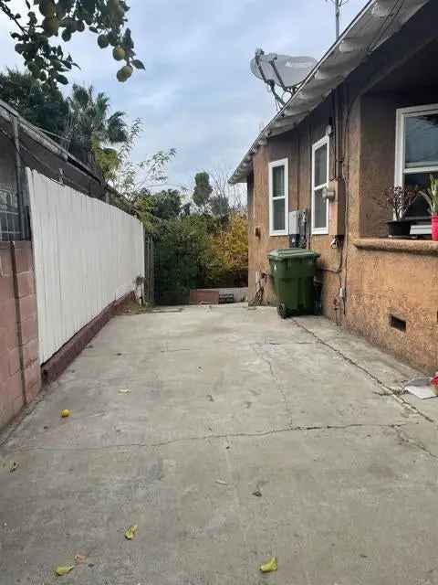 Single-family house For Sale in Los Angeles, California