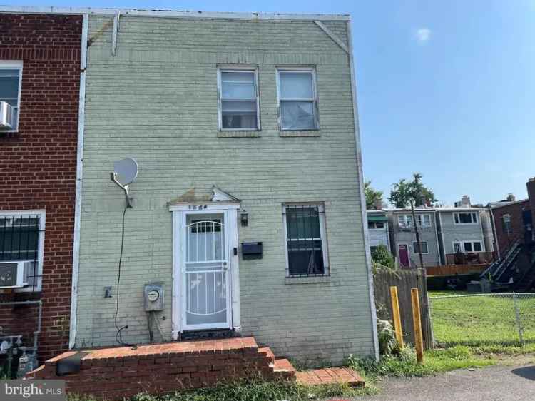 House For Sale in 1658, F Street Northeast, Washington, District of Columbia