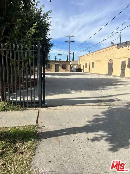 Multi-family house For Sale in Los Angeles, California